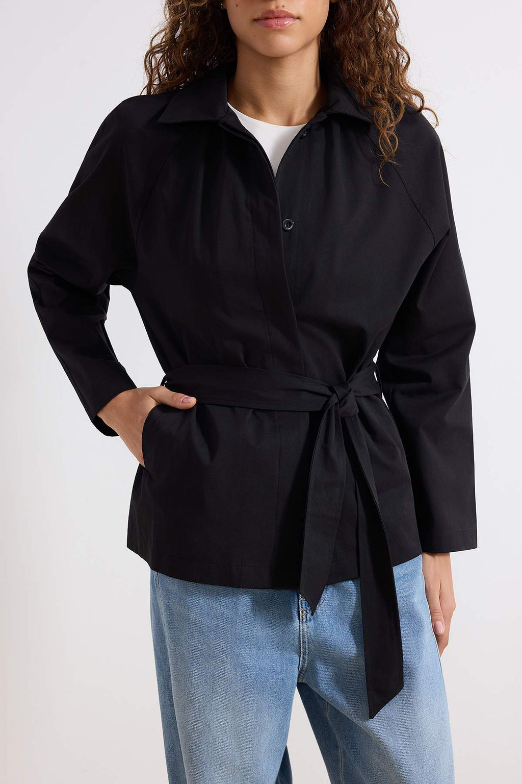 Siyah Oversize Kusakl? K?sa Trenckot TWOSS26TR00003 - Trendyolmilla фото 3