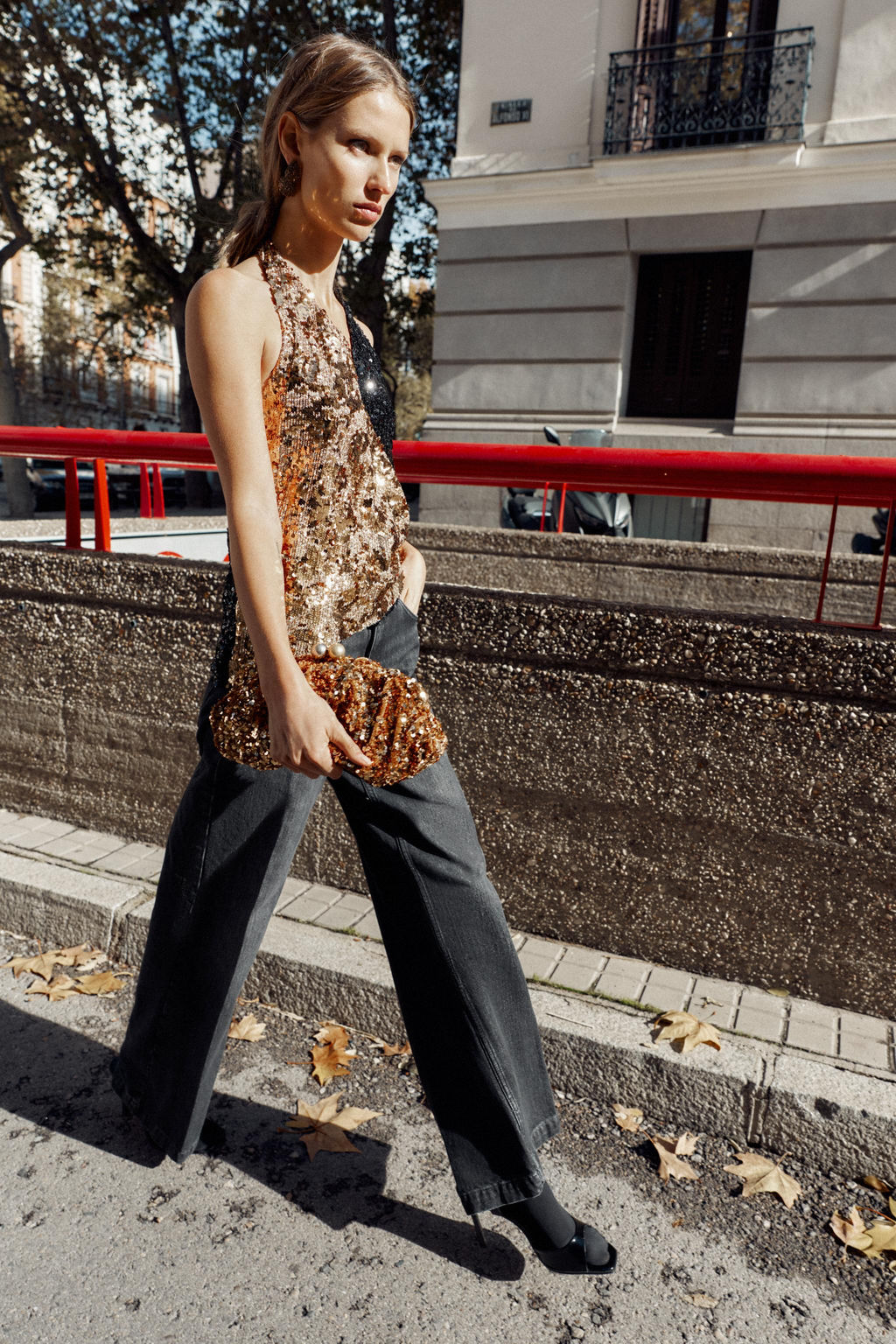 HALTER TOP WITH COMBINED SEQUINS - Zara фото 3