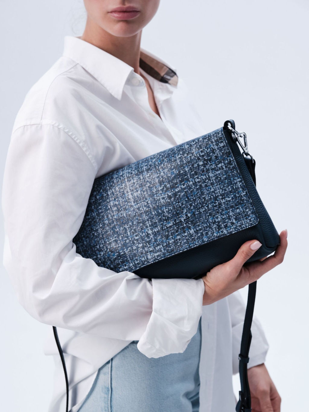 Сумка кожаная на плечо Deboro 30181 синяя волна