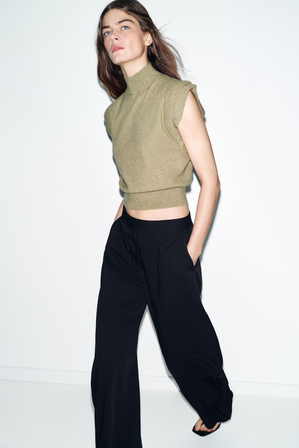 TOP PUNTO HOMBROS MARCADOS / Khaki claro - Zara фото 4