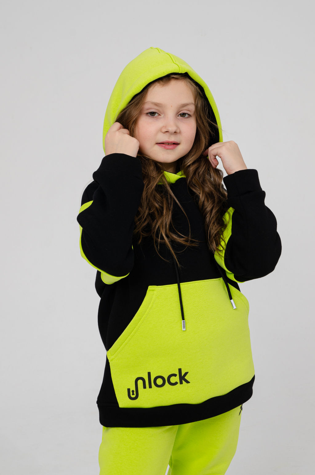 886Д Костюм детский "Черный/салатовый"