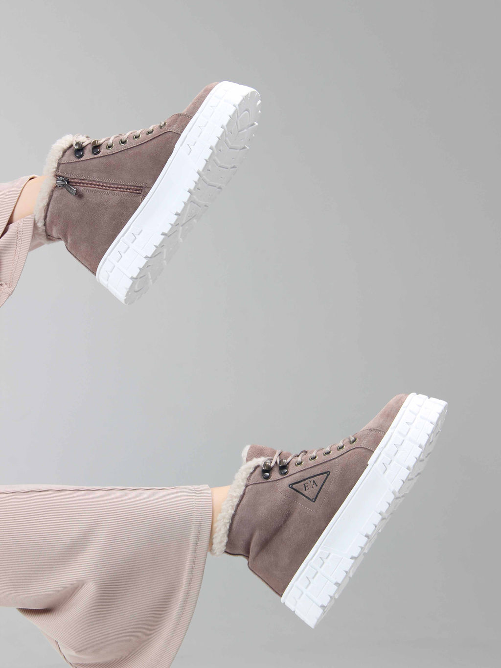 Ботинки 243.212131w. Капучино замша/Мех