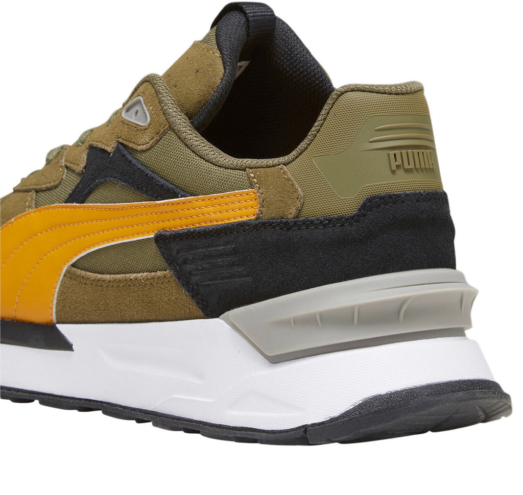 Кроссовки взрослые