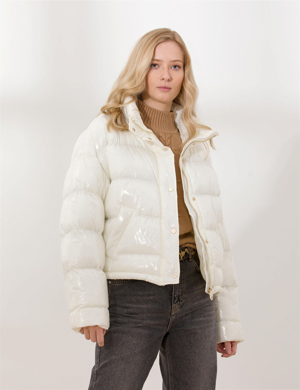 Beyaz Crop Top Mont