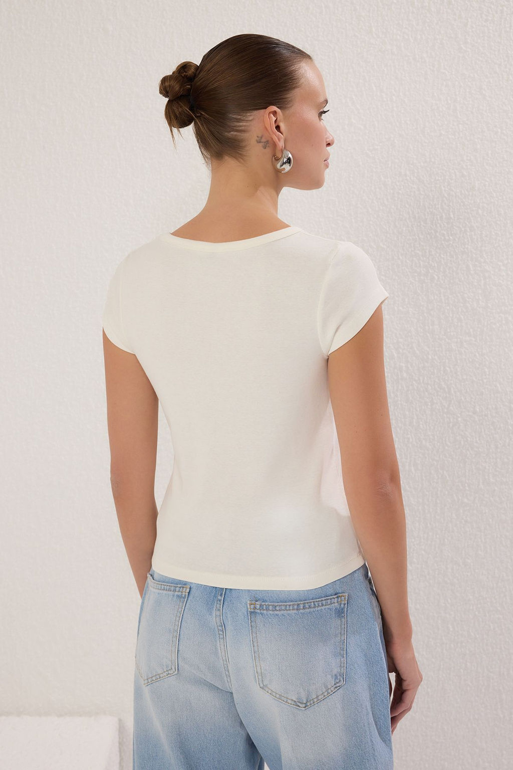 Trendyolmilla Siyah V Yaka Fitted/Vucuda Oturan Orme Bluz TWOSS25BZ00208 фото 12