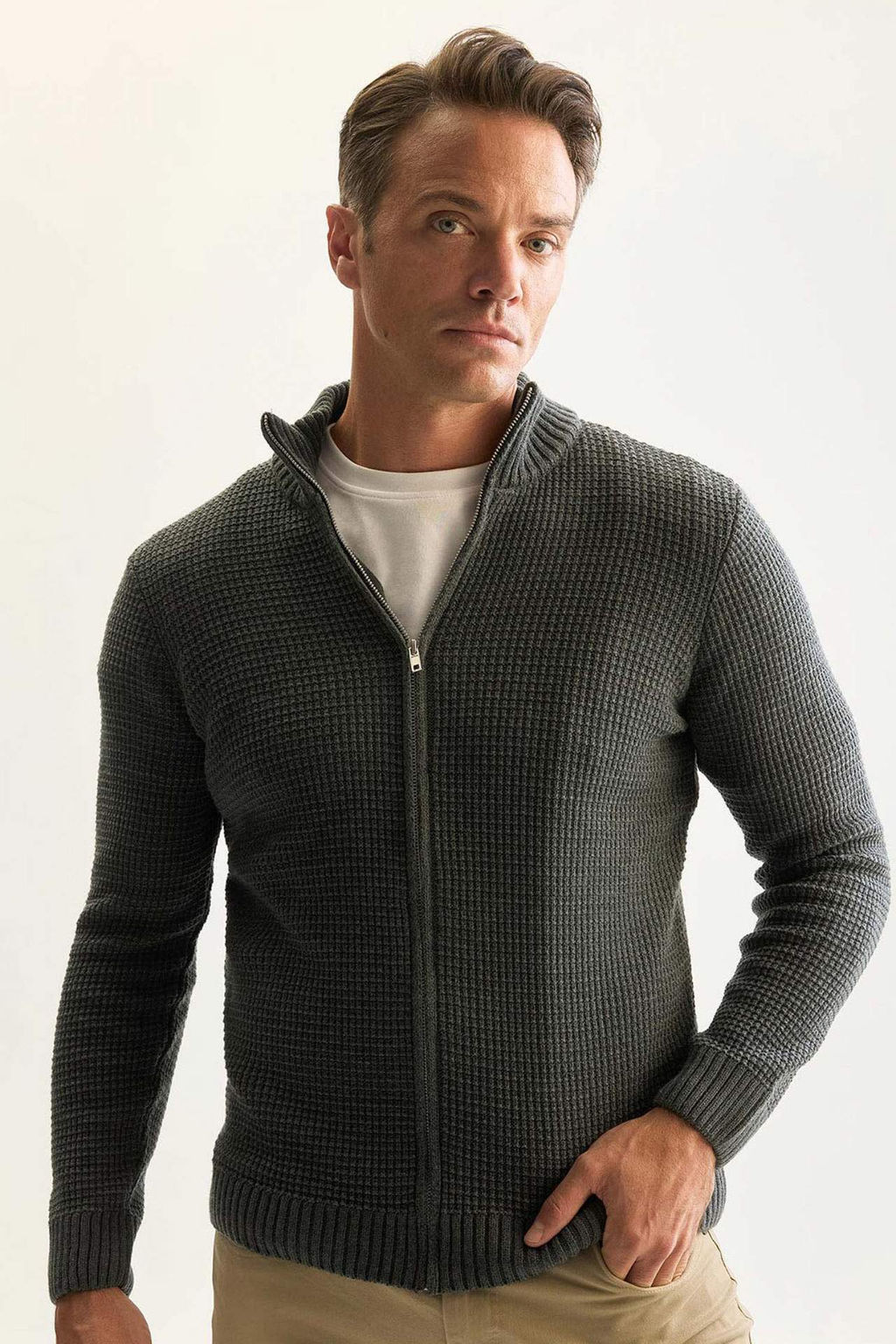 Lacivert Standart Fit Normal Kesim Yar?m Bal?kc? Yaka Fermuarl? Triko H?rka - Defacto фото 2