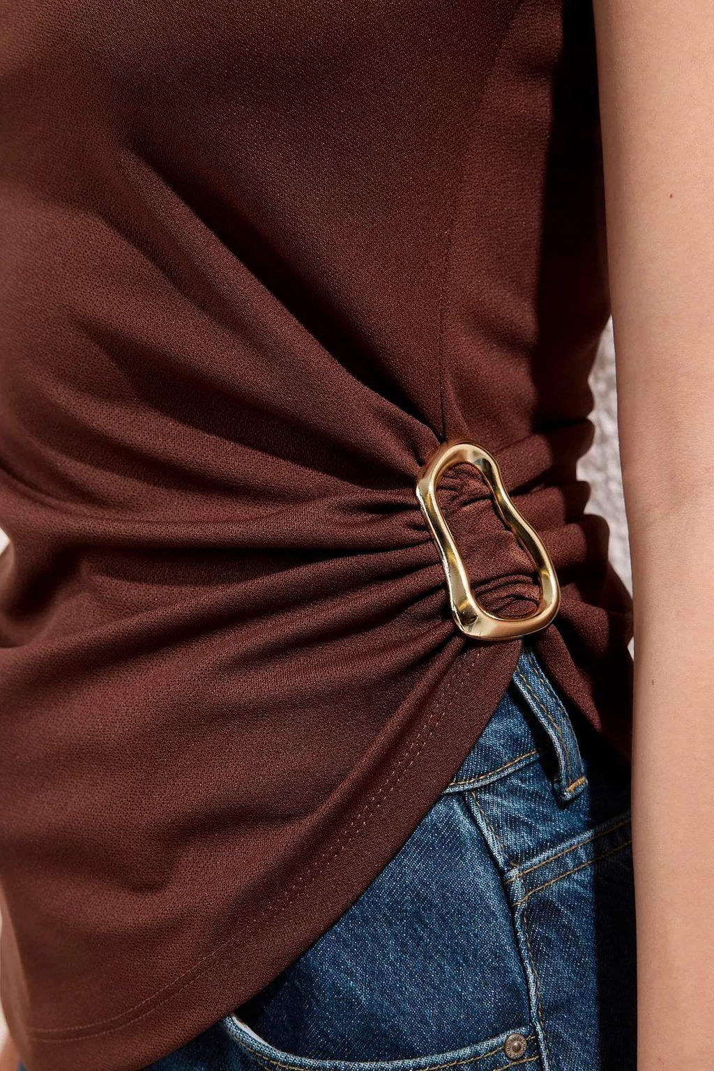 Kahverengi Duz Kay?k Yaka Kolsuz Orme Scuba Krep Party Bluz TPRSS25BZ00045