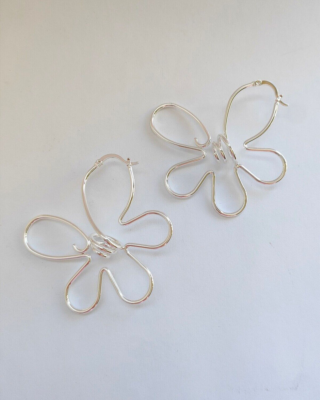 Стильные серьги