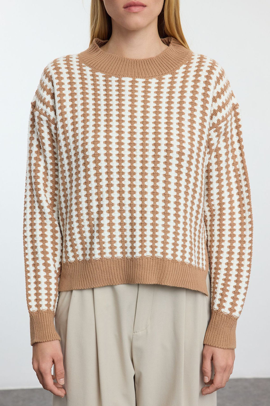 TRENDYOLMILLA Camel Basic Cizgili Triko Kazak TWOAW25KZ00254