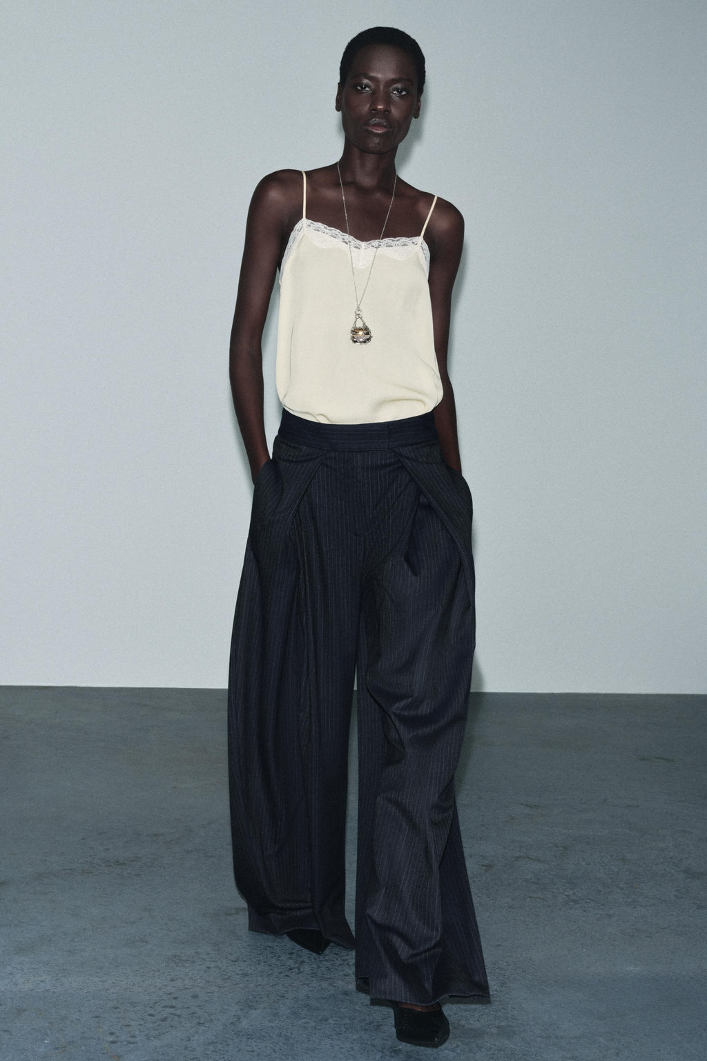 ZW COLLECTION PINSTRIPED DARTED TROUSERS - Zara фото 4