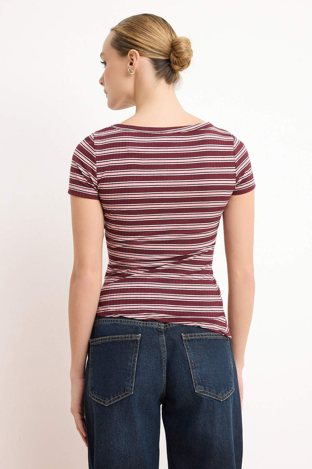 Pembe Cizgili Fitted/Vucuda Oturan K?sa Kollu Buzgulu Fitilli Esnek Orme Bluz TWOSS26BZ00377 - Trendyolmilla фото 4