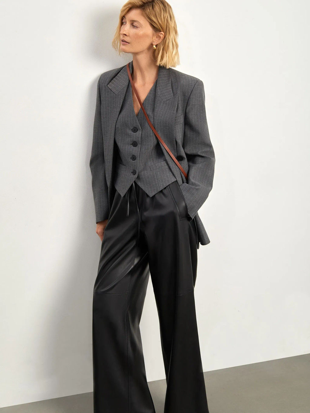 Брюки широкого кроя из экокожи - Emka фото 2