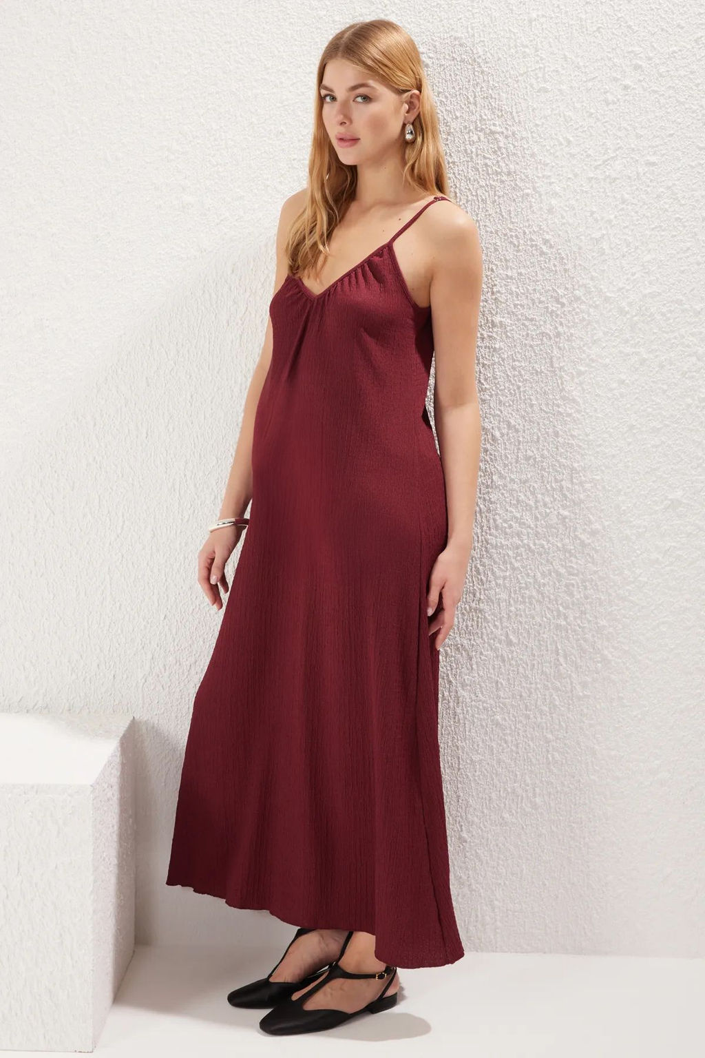 TRENDYOLMILLA Bordo Duz Maxi Dokulu A-line Esnek Orme Elbise TWOSS25EL00111 фото 12