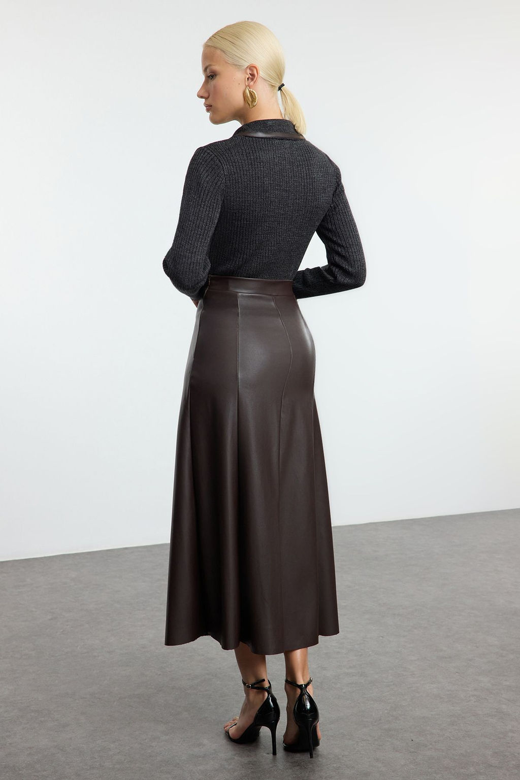 Koyu Kahverengi Suni Deri Yuksek Bel Maxi Etek TWOAW24ET00151