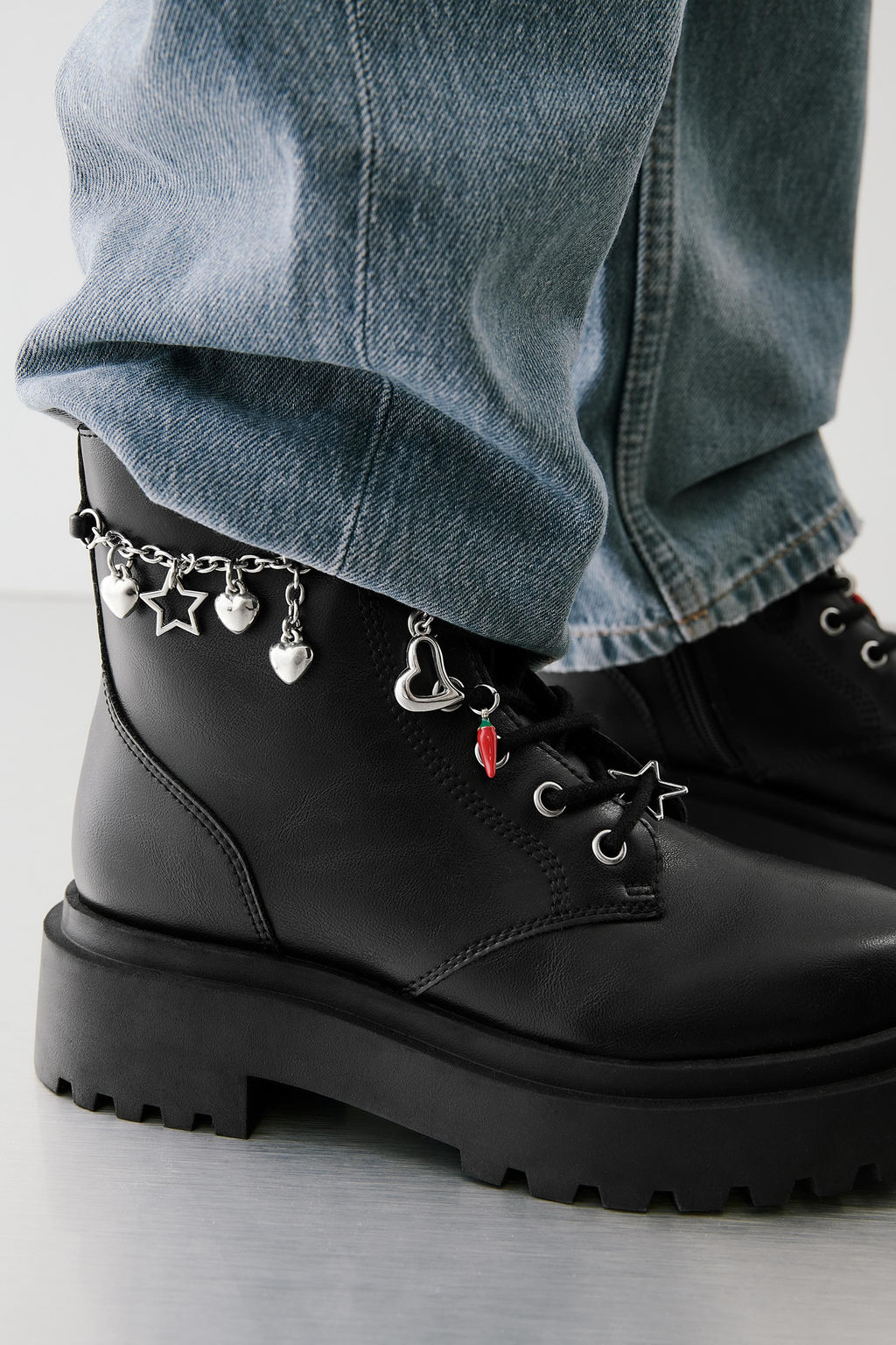 LACE-UP ANKLE BOOTS WITH CHARMS - Zara фото 10