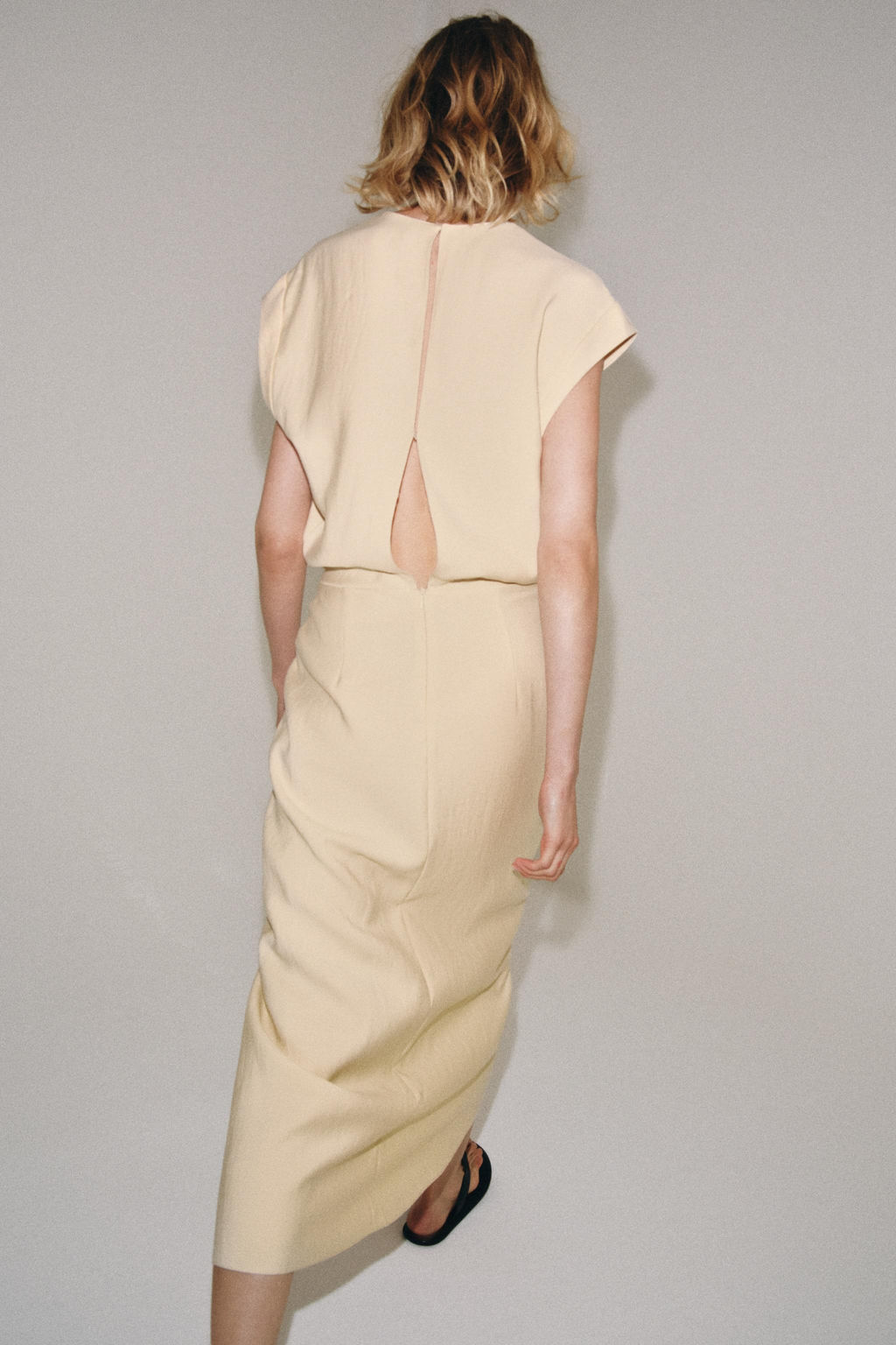 VESTIDO MIDI VOLANTES ZW COLLECTION / Crudo medio - Zara фото 3