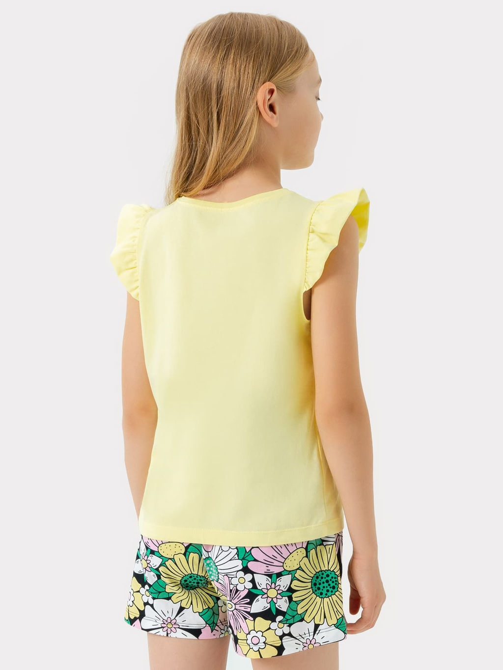 Комплект для девочек (футболка, шорты) в желтом цвете с рисунком цветов - Mark formelle фото 3