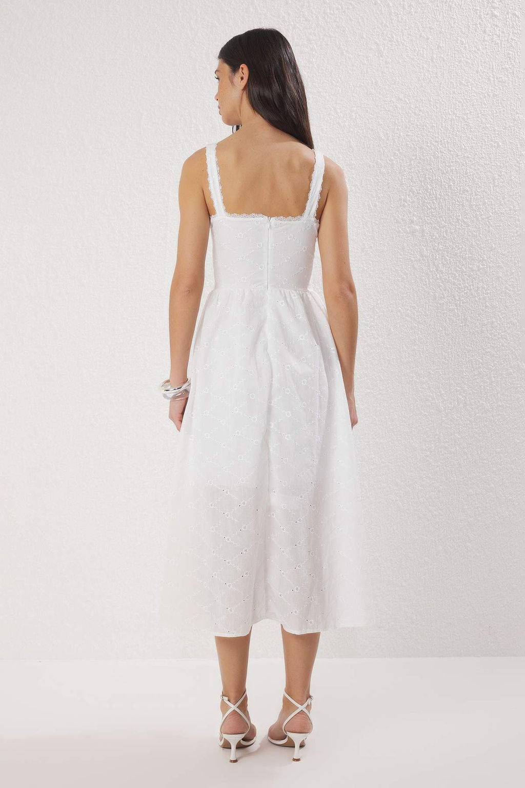 Trendyolmilla Beyaz Duz Midi Brode Dokuma Elbise TWOSS25EL00852 фото 9