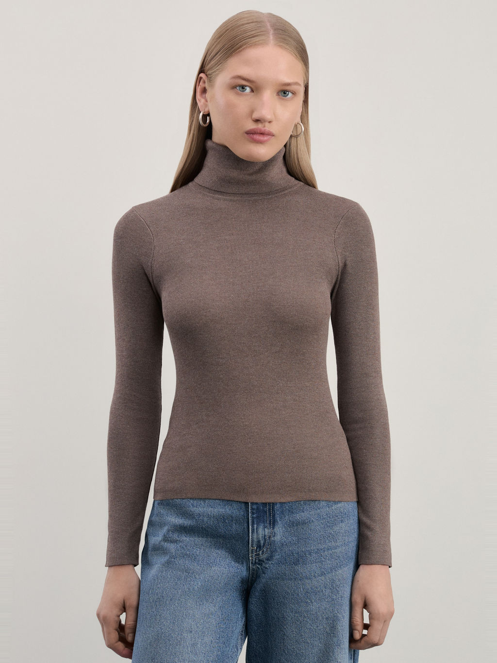 Джемпер с высоким воротником в риб / Zarina  фото 3