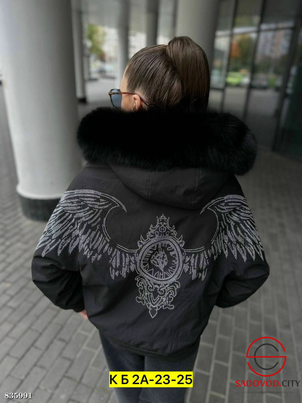 Куртка женская с меховым капюшоном - Bruno фото 4