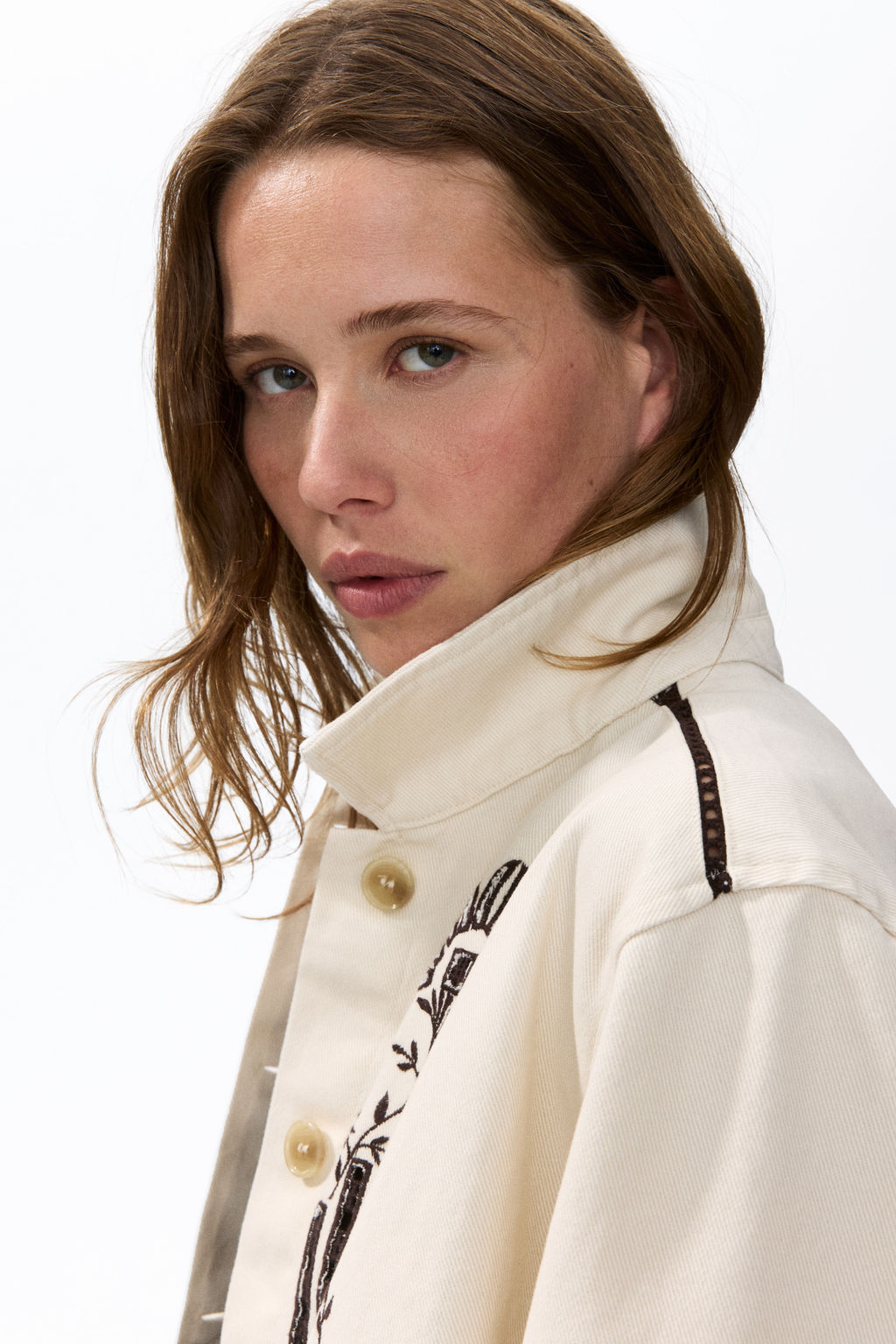 Chaqueta de sarga con dise?o bordado - H&m фото 2