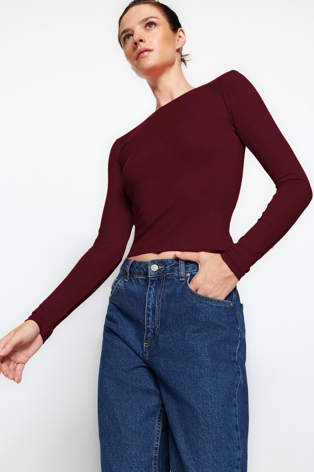 Koyu Bordo Pamuklu S?rt Dekolteli Fitted/Vucuda Oturan Esnek Orme Bluz TWOAW24BZ00160