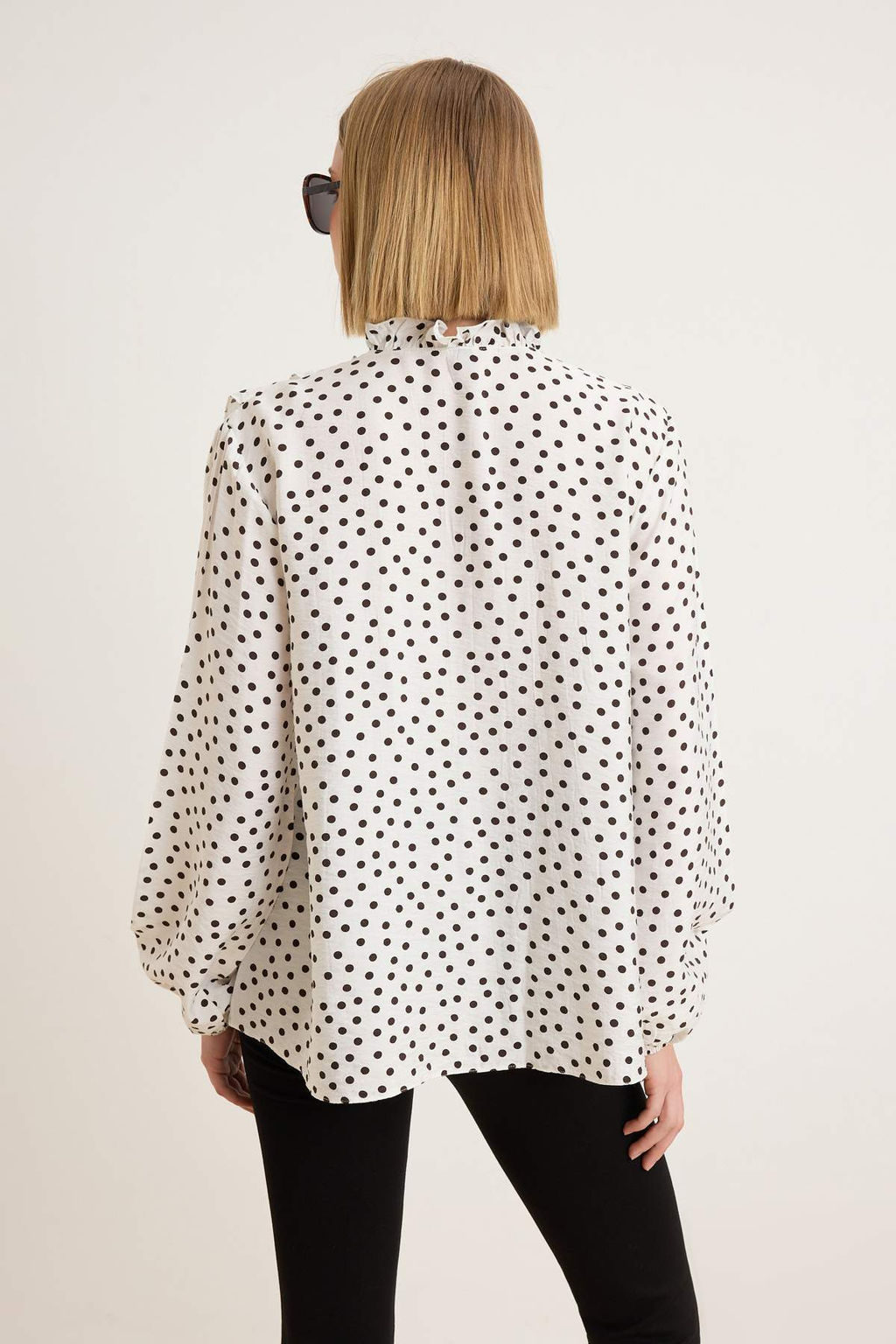 Beyaz Puantiyeli F?rf?r Detayl? Dokuma Gomlek TWOSS26GO00130 - Trendyolmilla фото 4