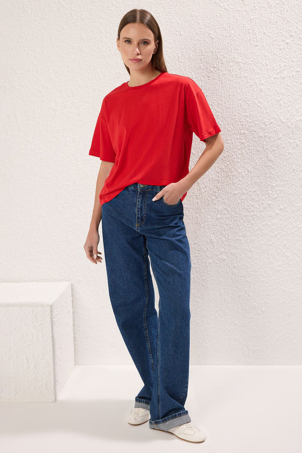 TRENDYOLMILLA K?rm?z? %100 Pamuk S?rt Nak?sl? Relaxed/Genis Rahat Kesim Bisiklet Yaka Orme T-Shirt TWOSS20TS0121  фото 2