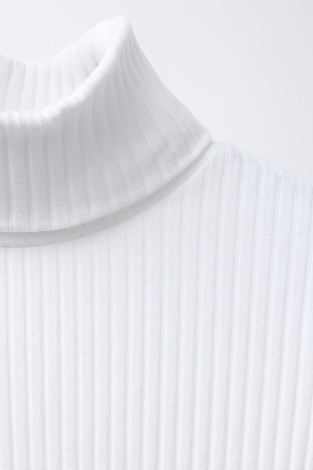 RIBBED TURTLENECK T-SHIRT - Zara фото 3