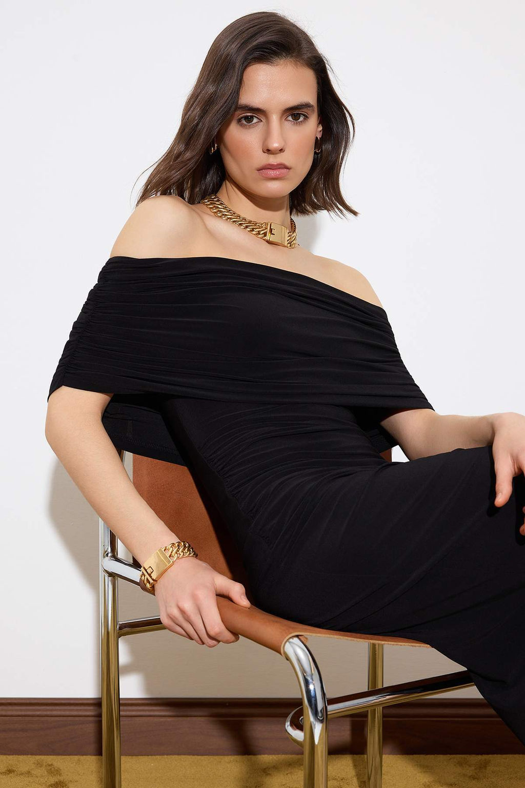 Limited Edition Siyah Bodycon Carmen Yaka Kolsuz Esnek Orme Elbise TWOSS26EL00266