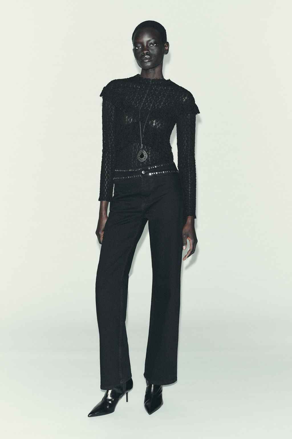 LACE TOP WITH RUFFLES