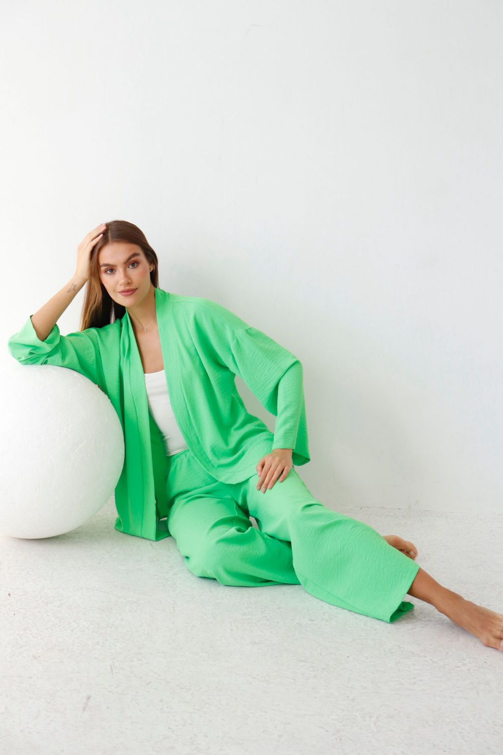 9359 Костюм из кимоно и брюк-палаццо салатовый - Martichelli фото 9