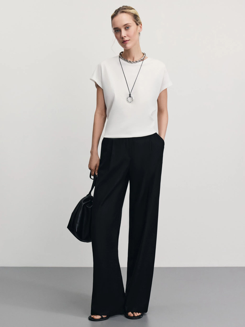 Футболка со спущенным плечом из хлопка / Zarina  фото 2