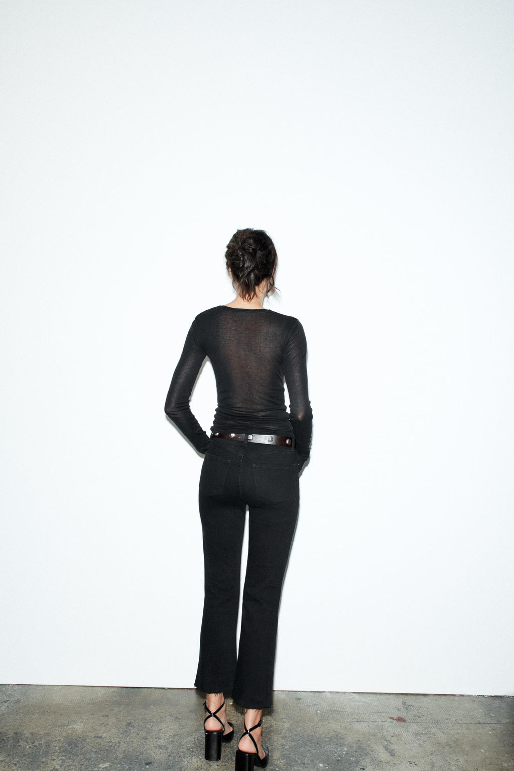 TRF HIGH-WAIST CROPPED FLARE JEANS - Zara фото 16