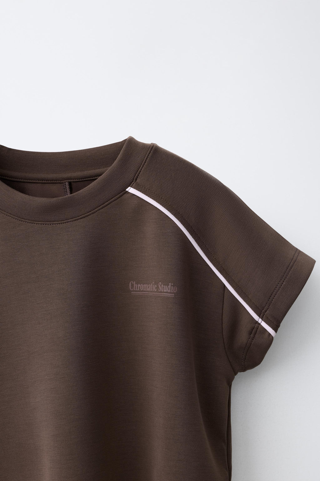 CAMISETA VIVOS CONTRASTE CON MODAL / Marr?n - Zara фото 4