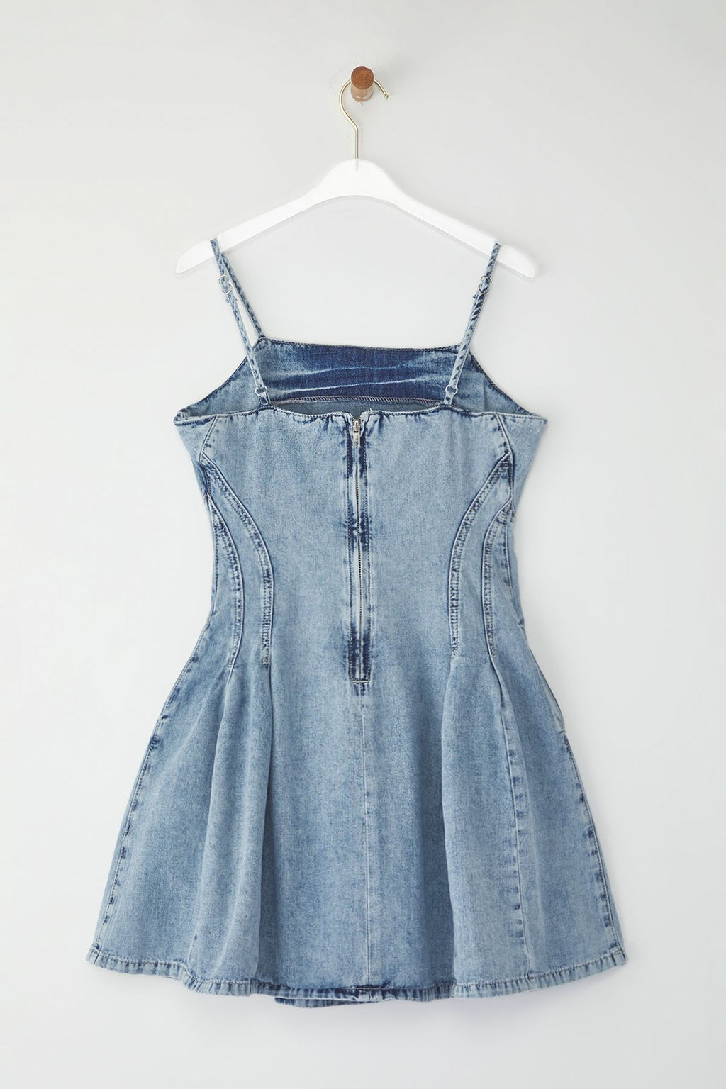 Trendyolmilla Ac?k Mavi Etegi F?rf?rl? Ayarlanabilir Ask?l? Pileli Mini Denim Elbise TWOSS25EL00750  фото 7