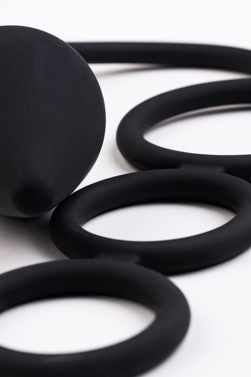 Анальная пробка Erotist с эрекционным кольцом, силикон, черная, 20 см, 3 см  фото 7