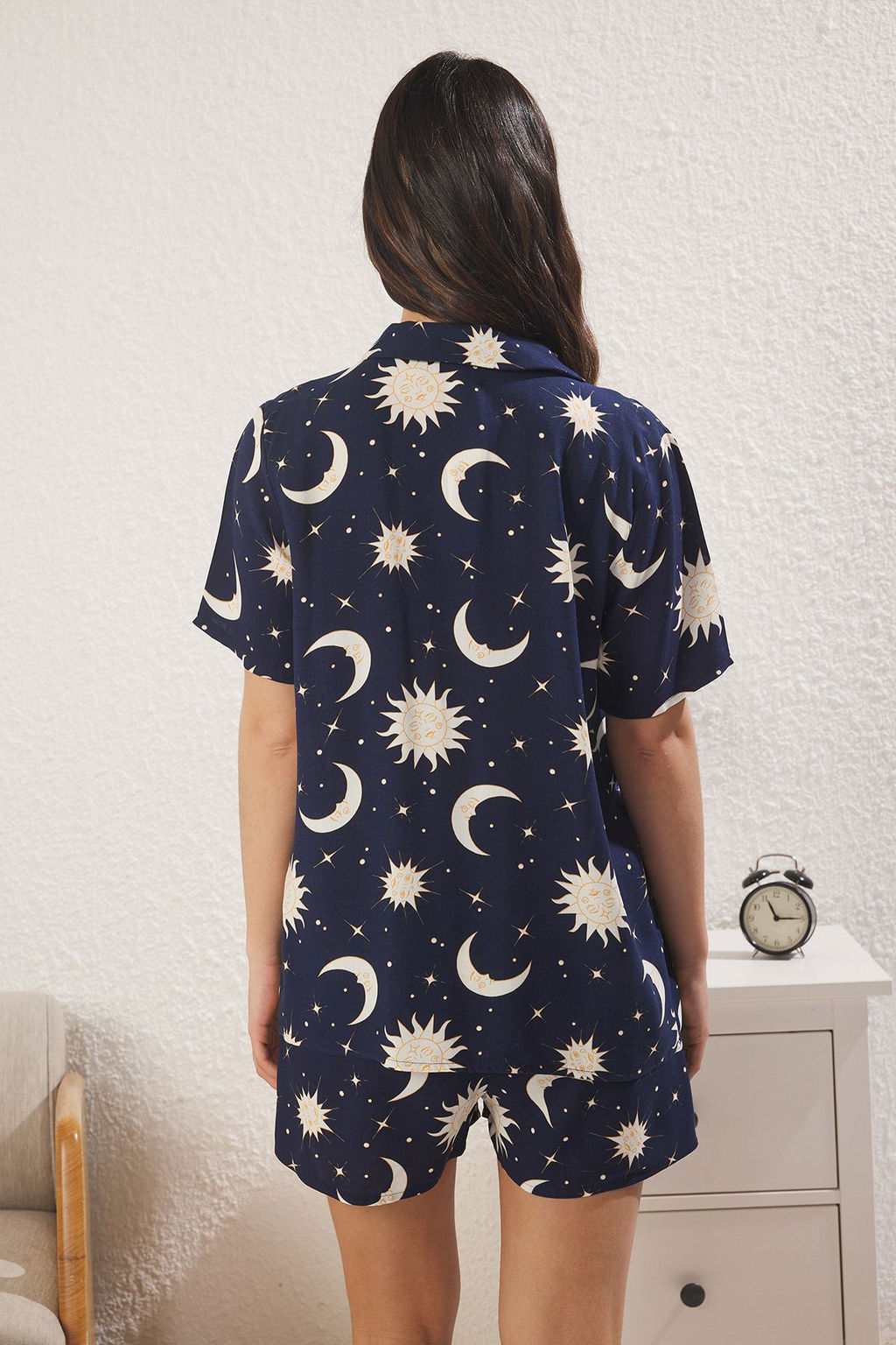Trendyolmilla Lacivert Galaksi Desenli Viskon Sortlu Dokuma Pijama Tak?m? THMSS25PT00411  фото 4
