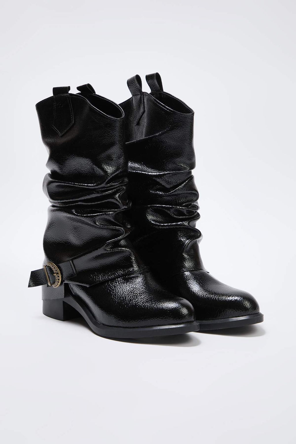 Siyah K?r?s?k Cilt Toka Detayl? Koruklu Blok Topuklu Kad?n Cizme TAKAW26BO00084