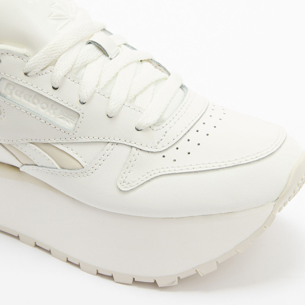 Женские кроссовки REEBOK CLASSIC LEATHER TRIPLE LIFT Артикул 4123680, белый