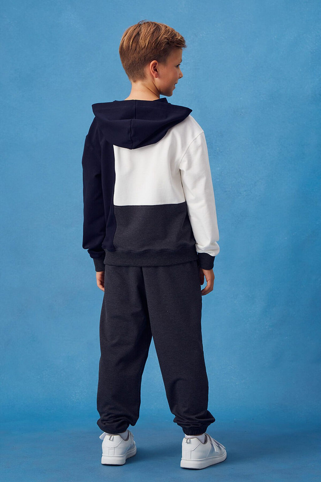 Толстовка с капюшоном - Смена фото 3