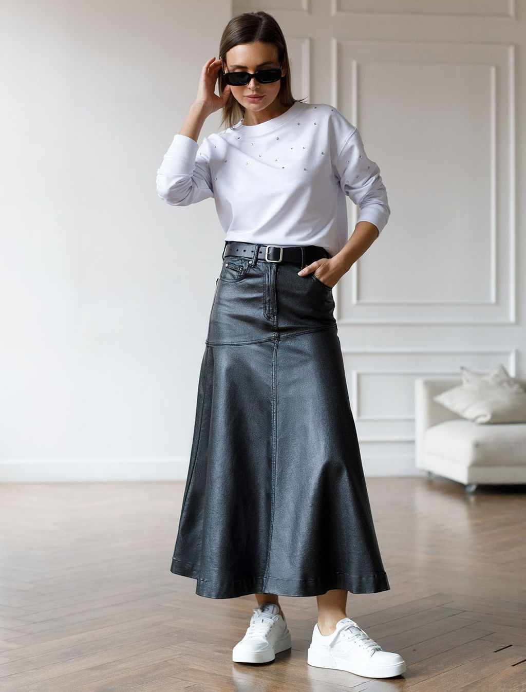 D49.072 Джемпер женский белый_стразы