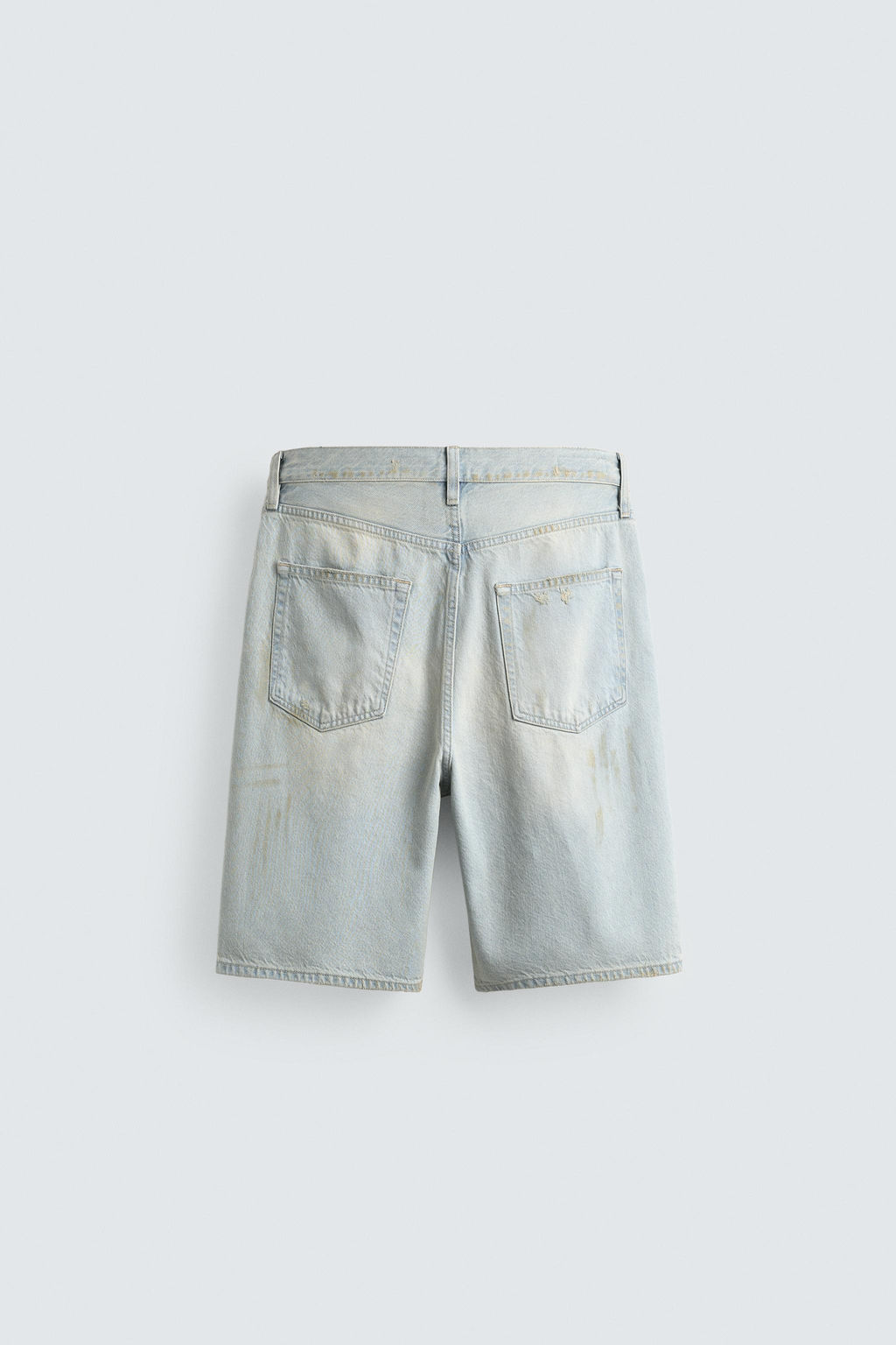 BERMUDA DENIM STRAIGHT FIT LAVADO EFECTO VINTAGE / Azul claro