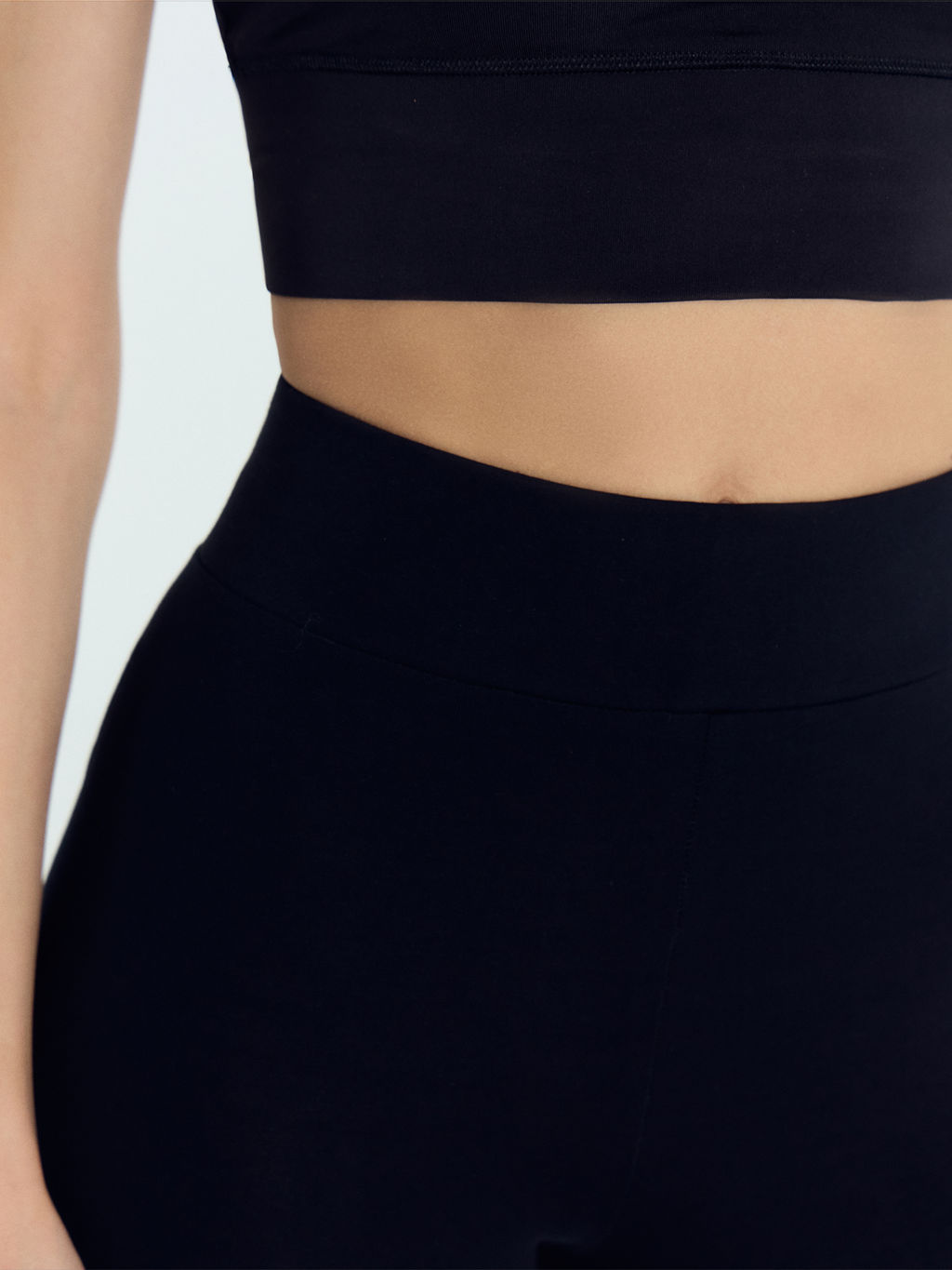 Шорты-велосипедки женские с высокой талией в желтом оттенке