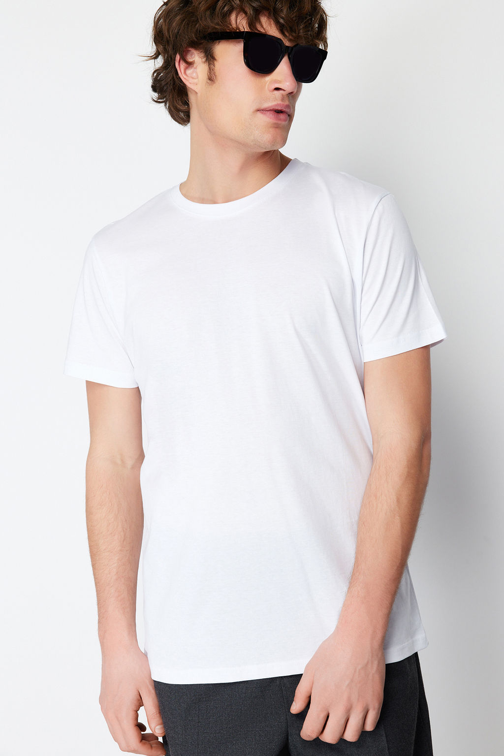 TRENDYOL MAN Siyah Basic %100 Pamuklu Regular/Normal Kesim Bisiklet Yaka T-Shirt TMNSS21TS0808 - Trendyolmilla фото 16
