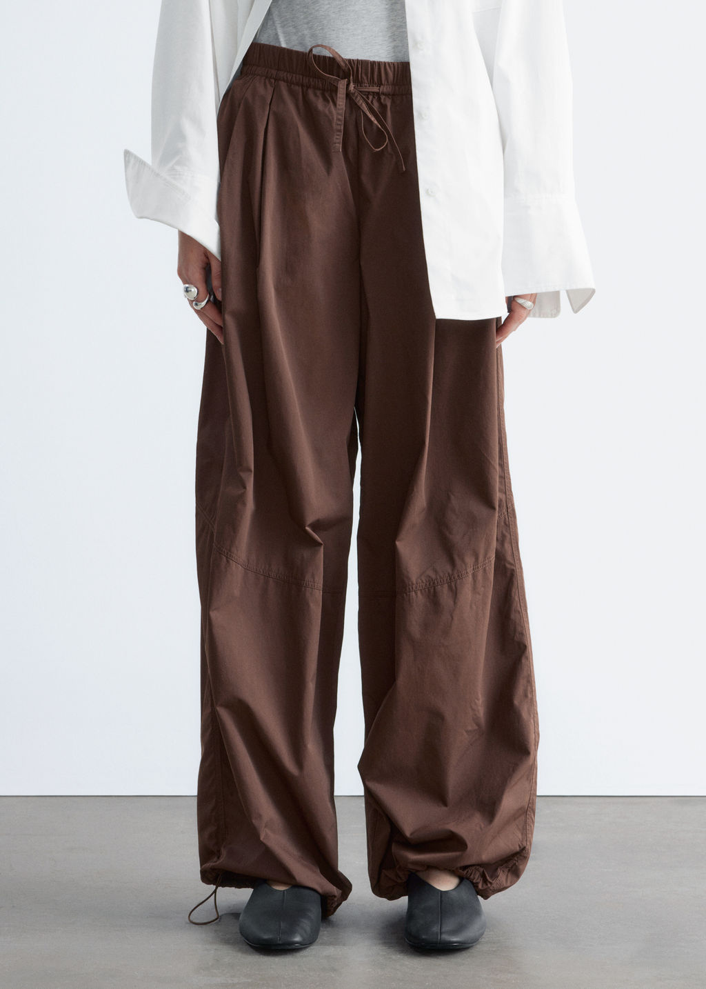 Pantalones de perneras anchas con cord?n de ajuste - H&m фото 9