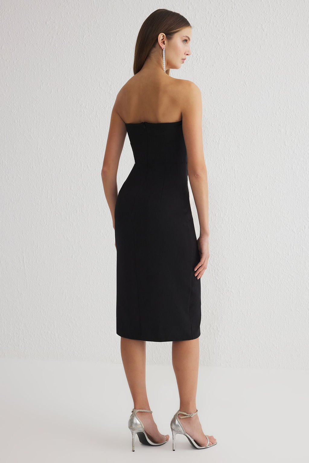 TRENDYOLMILLA Saks Vucuda Oturan Aksesuar Detayl? Straplez Dokuma Midi Elbise TPRSS25EL00127  фото 5