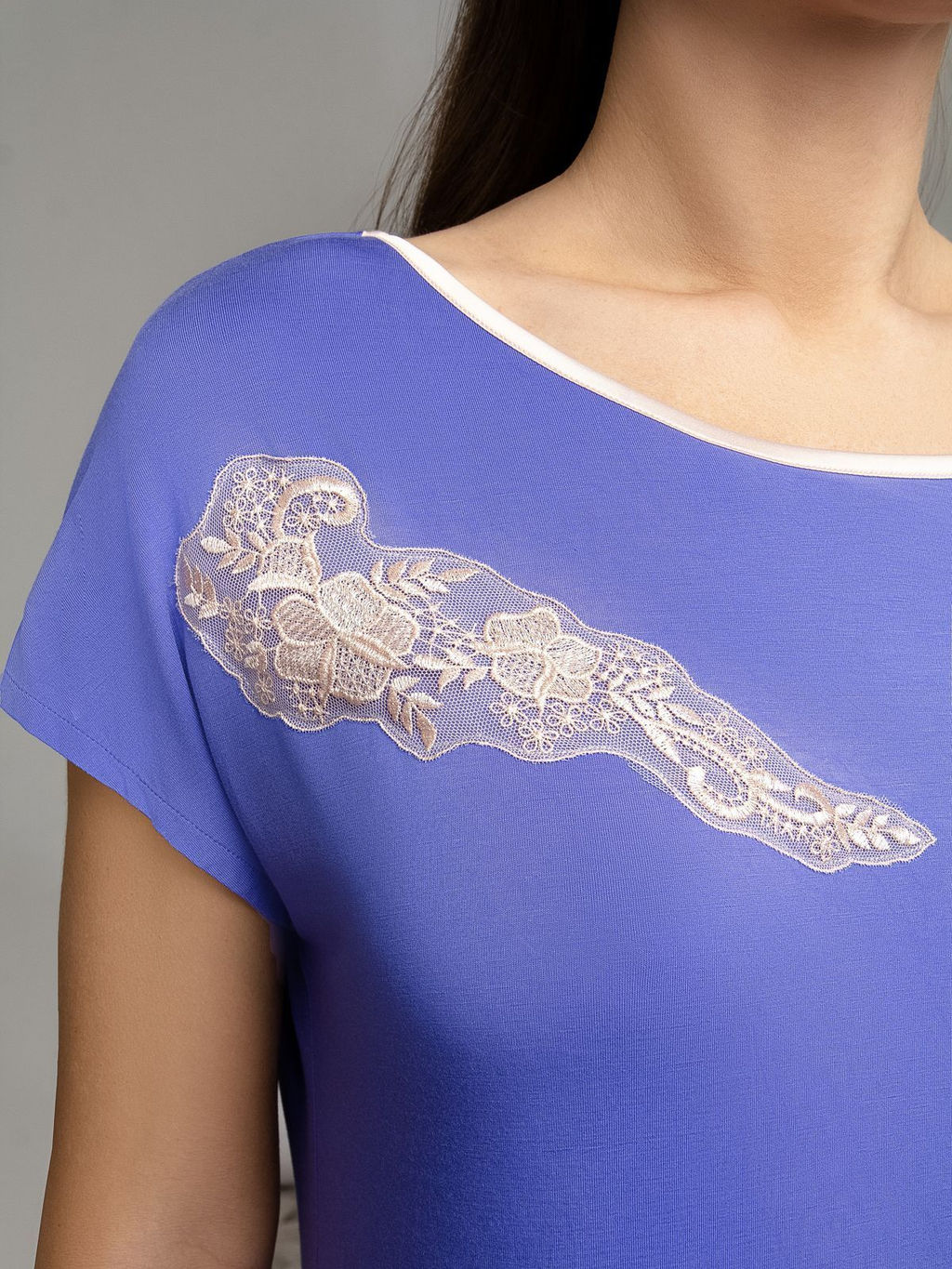 Сорочка женская Indefini из бамбука с кружевом  фото 3