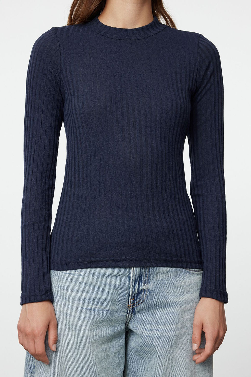 Trendyolmilla Siyah Dik Yaka Fitilli Esnek Fitted/Vucuda Oturan Orme Bluz TWOAW20BZ0200 фото 14