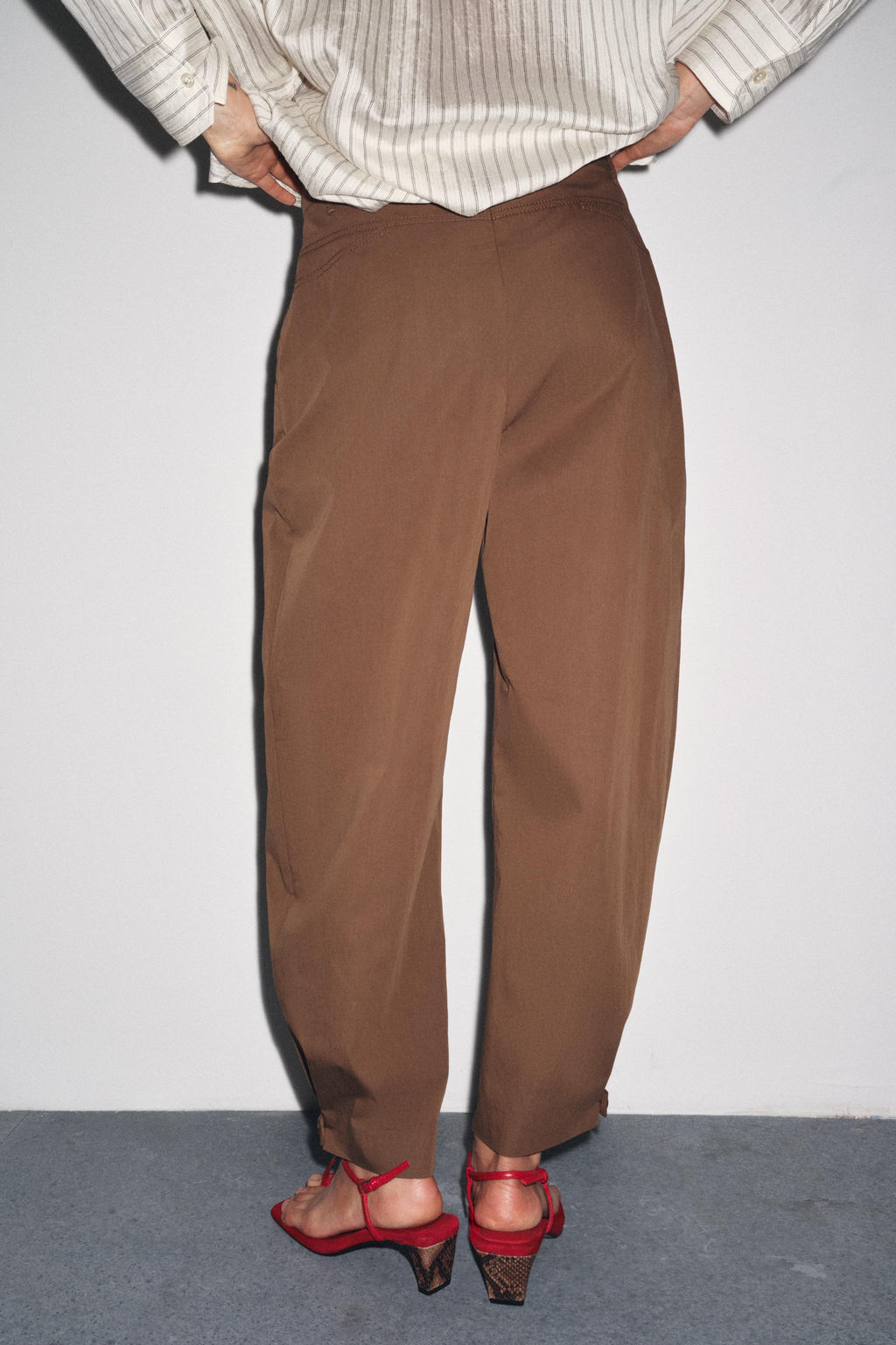 ZW COLLECTION DARTED TROUSERS WITH BELT LOOPS - Zara фото 21